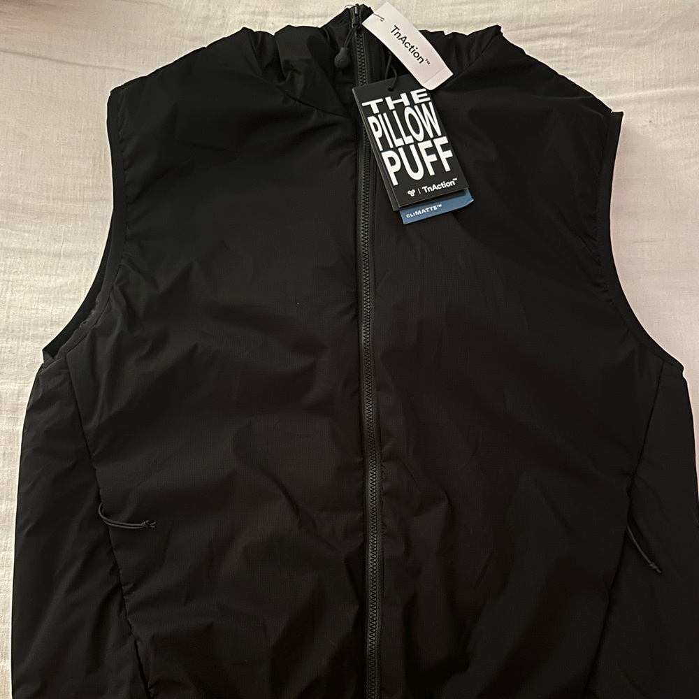 Aritzia TNAction The Pillow Puff Vest